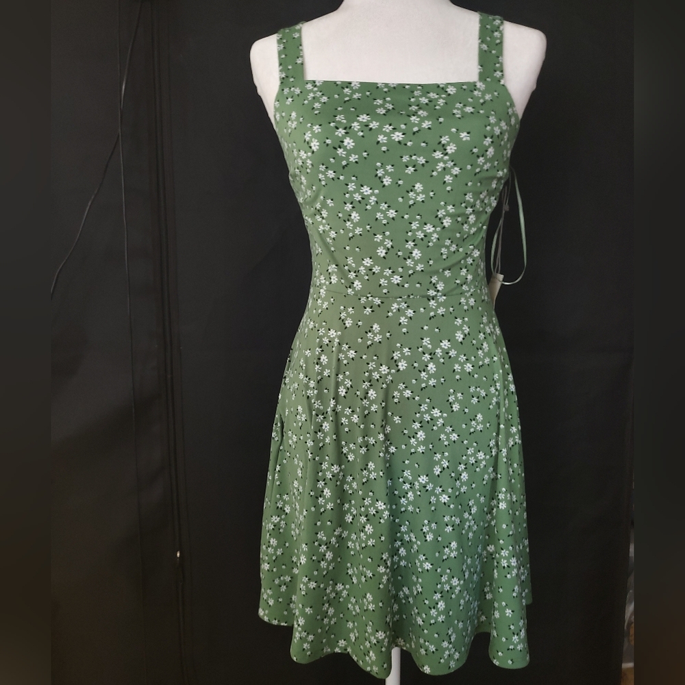 Nine Britton Green Sleeveless Floral Women's Dress